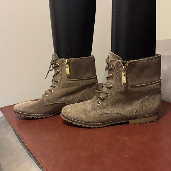 Tommy Hilfiger Women's Lace-Up Suede Boots - Taupe - Picture 3 of 11